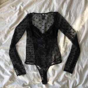 Meshtbody från NA-KD - Svart meshbody med bygel från NA-KD, använd en gång! 