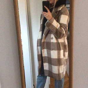 Kappa - Rutig kappa från Ginatricot! Använd Max 5 gånger ! Nyskick