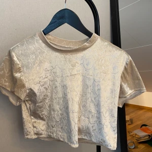 200 för allt på bilderna - 200 för alltihop