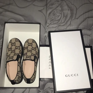 Gucci loafers  - Nypris 450€ alltså 4660kr , använda i två tillfällen  ni får gärna buda. Kartong ingår 