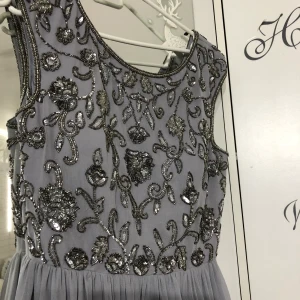 Balklänning - Min balklänning som är helt ny och oanvänd då min bal blev inställd pga covid-19. Storlek S. Inköpt för ca 1300kr.