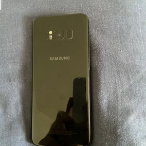 Samsung galaxy 8+ - Inte sönder någon stans ser helt ny ut