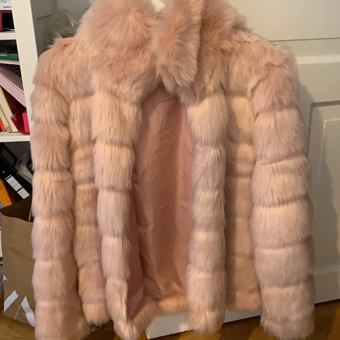 Rosa faux fur jacka 