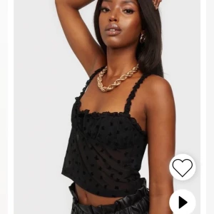 Svart lite genomskinligt linne från Motel. Köpte för 349 - Frakt tillkommer