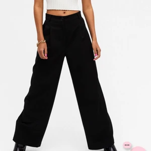 Kostymbyxor monki  - Har lagt ner de så att de är lagom långa för mig som är 173cn lång! Sparsamt använda!☕️ Kan skicka fler bilder