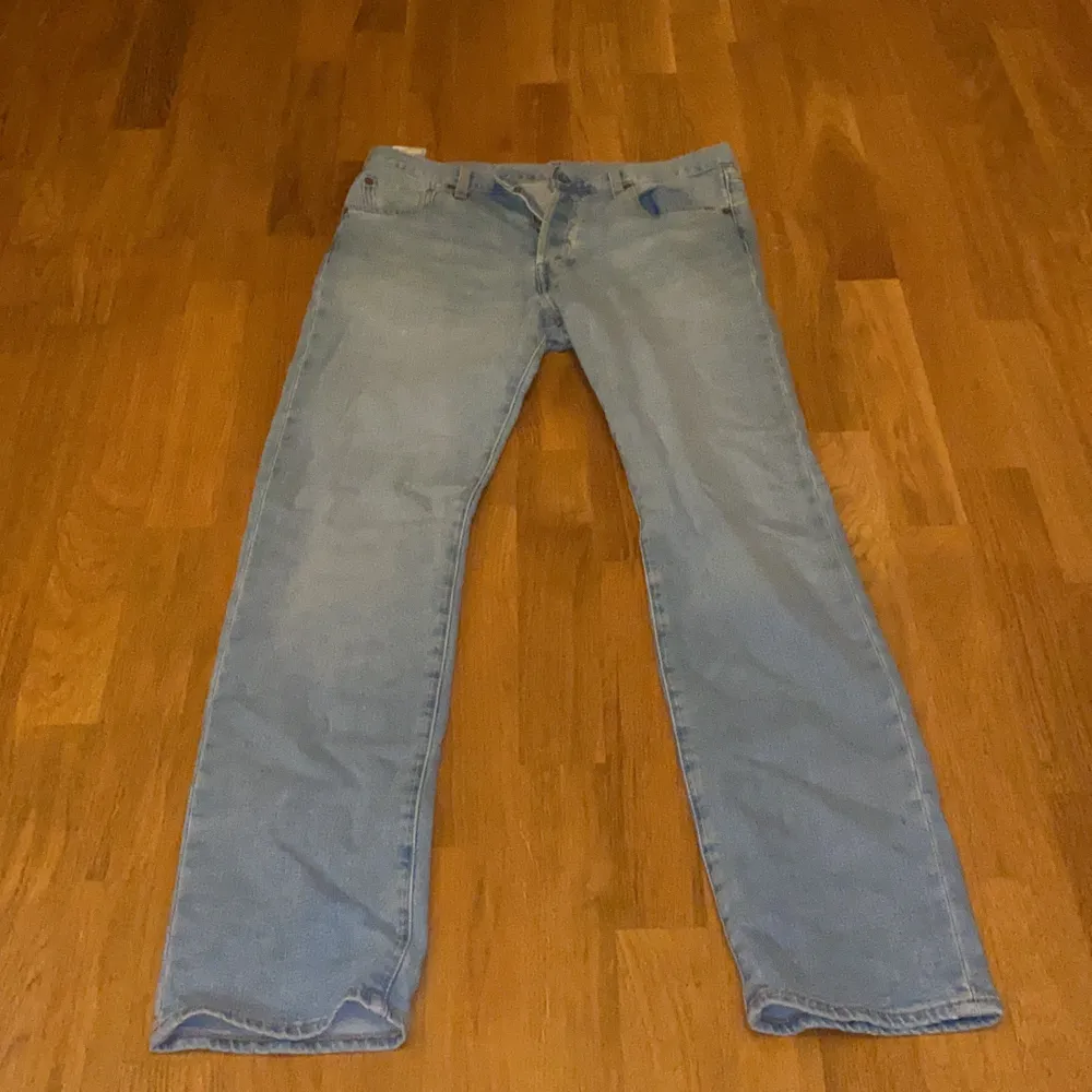 Levis 501 straight leg. Jeans & Byxor.