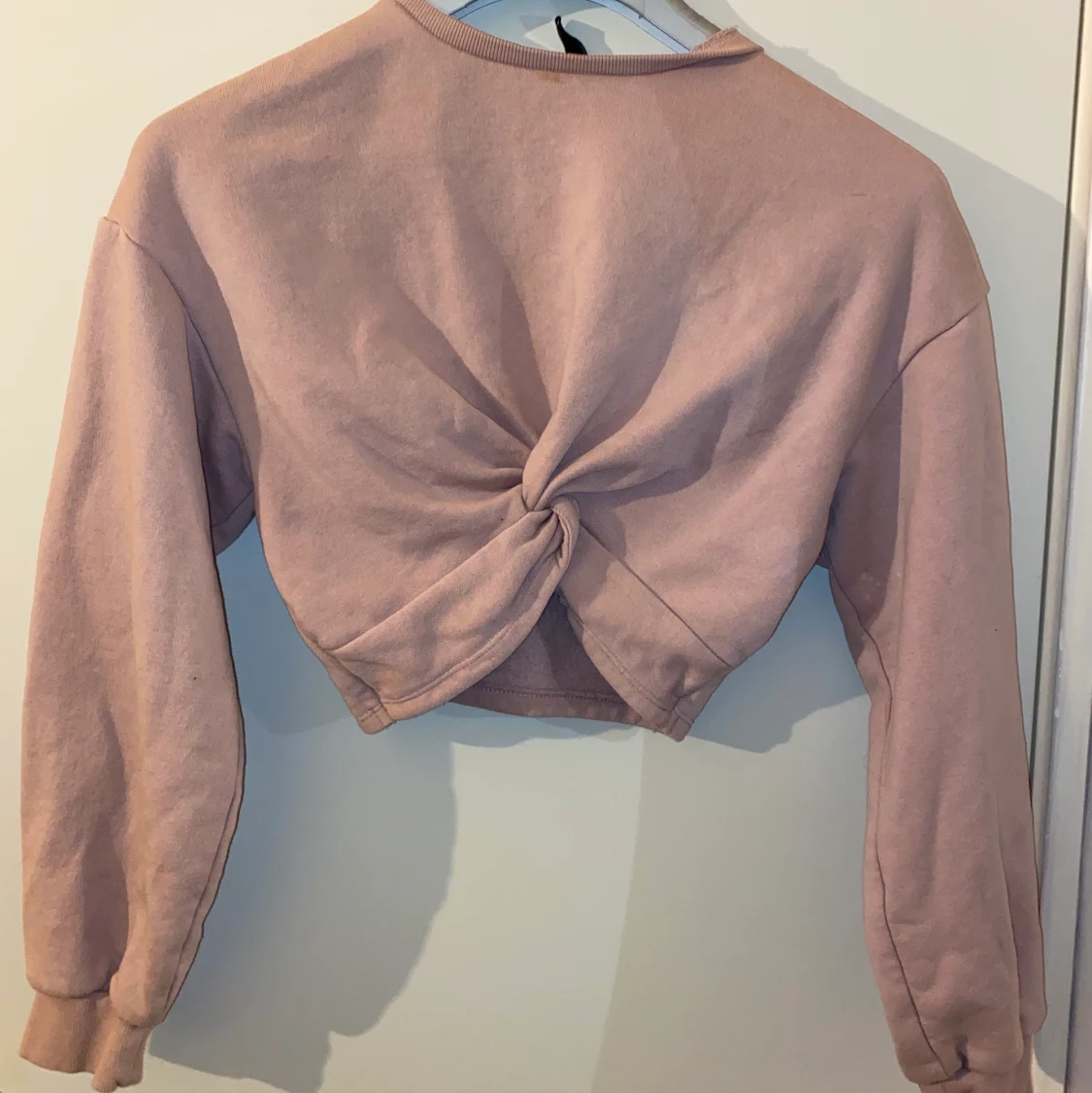 Knuten Crop top långärmad - 90