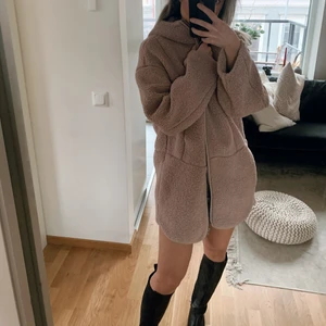 PILJACKA H&M - Pilejacka aldrig använd, oversized storlek 34