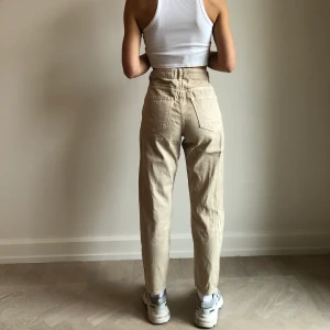 Beige jeans från Gina Tricot - Aldrig använda 
