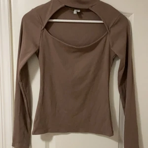 Tröja - Tröja från Nelly öppen där fram