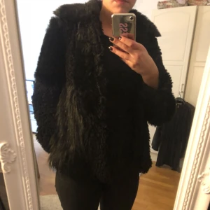 - Grymt snygg fake pälsjacka med Teddy partier 