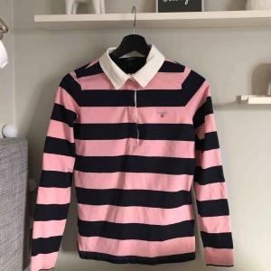  - Gant tröja stl S. Kommer inte till användning, fint skick. Köparen betalar frakt, annats möts upp i Falun/Borlänge