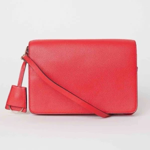  - Jättefin väska från H&M. Aldrig använd, HELT nyskick.