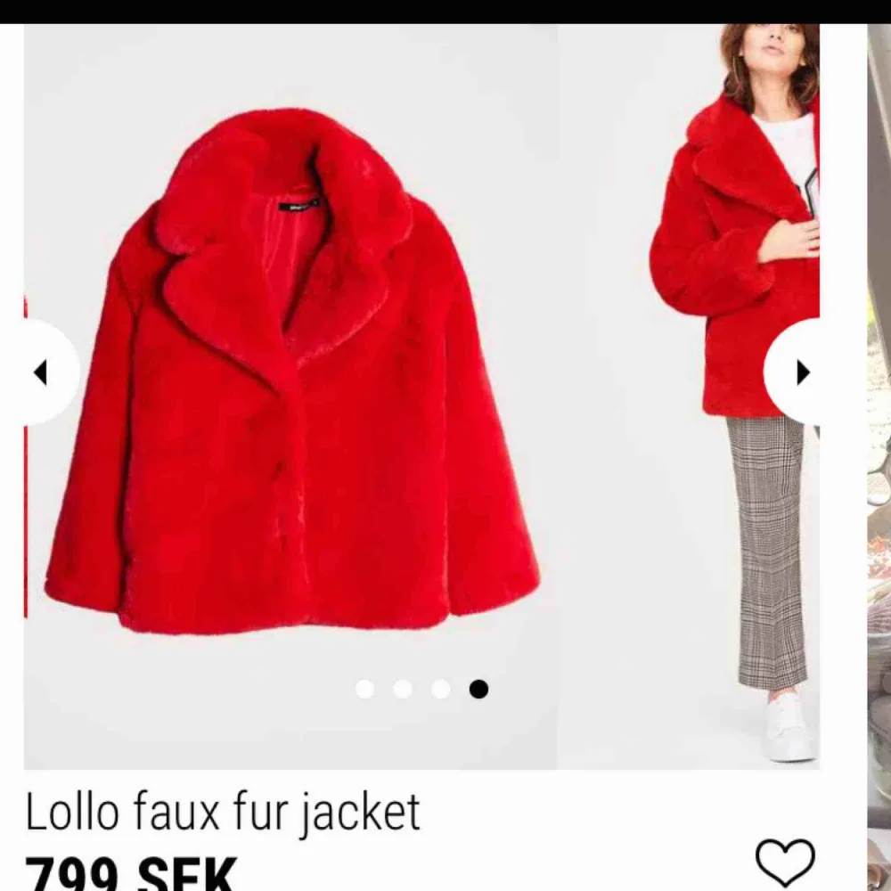 Jättesnygg röd Fake fur coat från Gina tricot! Den är endast använd vid 1 tillfälle så jättefint skick. Nypris 800 kr.❤️ frakt tillkommer. Jackor.
