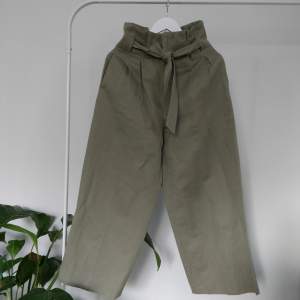 Wide leg pants  • 38 • Ankle length & high waisted • Used couple times only