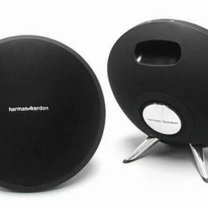  - Harman kardon onyx 1 högtalare! Inga fel och i jätte bra skick med laddare! Trådlös