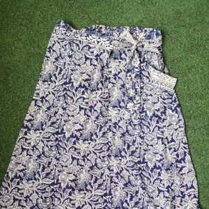  - Wrapskirt från Indiska Säljer pga fel storlek Frakt inkluderat i priset