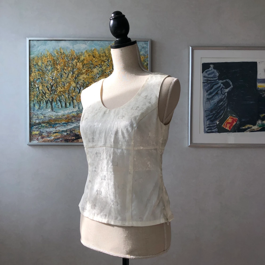 Vintage vit topp med detaljer - 91