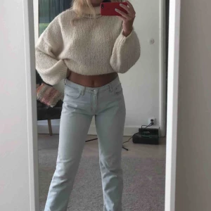  - Intressekoll på denna sjukt mysiga och snygga stickade tröjan. Nypris 600. Härlig ull som passar året runt! Väldigt lite använd.