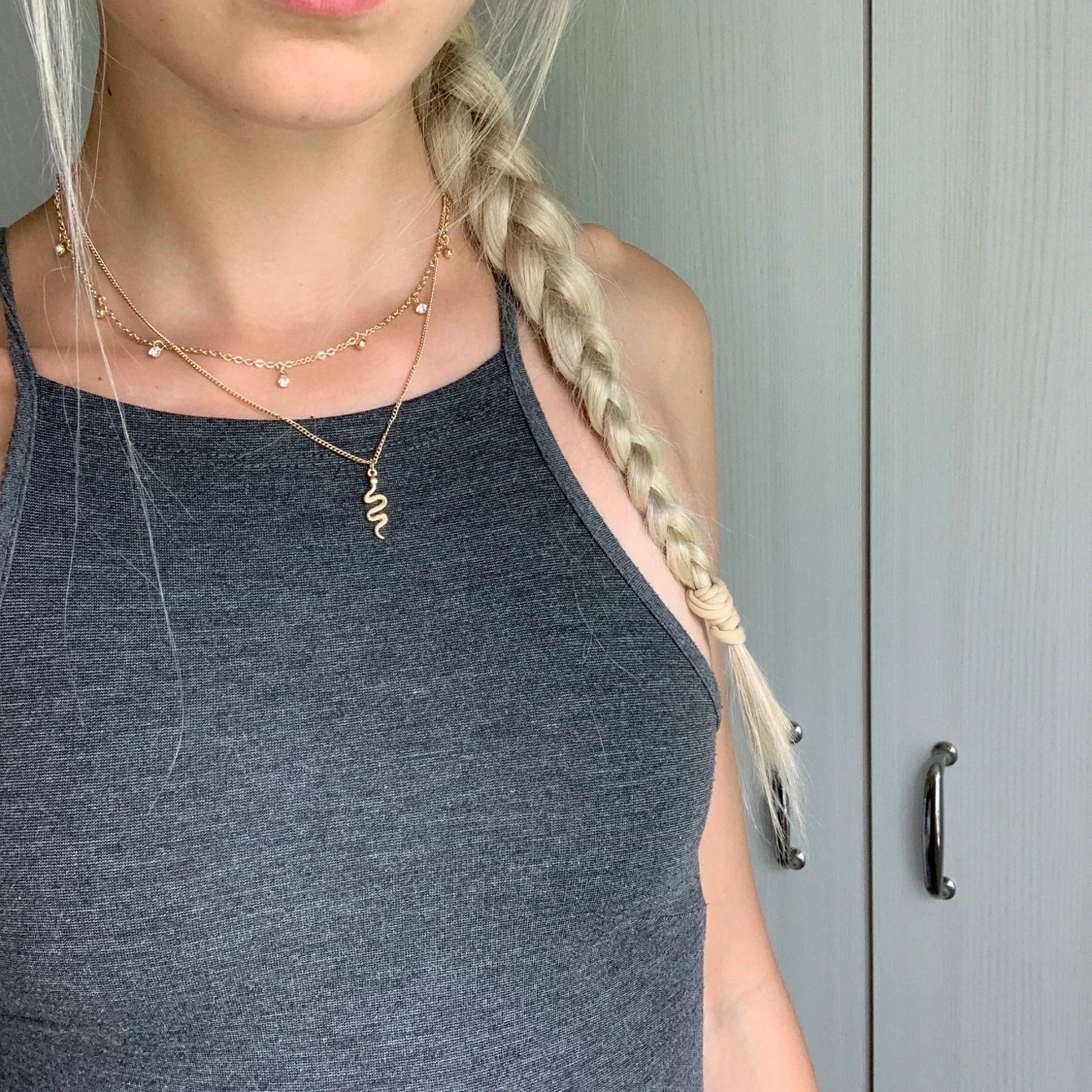 Grå klänning Gina tricot