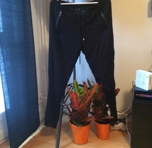  - Använda en gång. Väldigt skrynkliga då de är tvättade. Väldigt gott skick! 