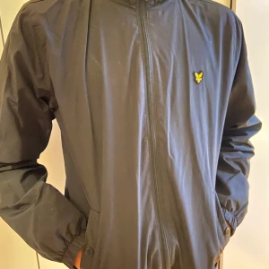 Lyle&Scott - Säljer pga att den är för lite för mig:/ skriv för fler bilder.👋 billigare vid snabb affär 