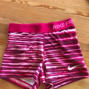 Tränings shorts från Nike! Storlek S!