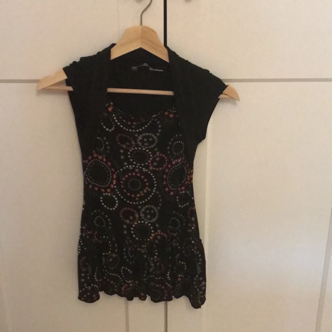 Svart klänning i strl 134/140