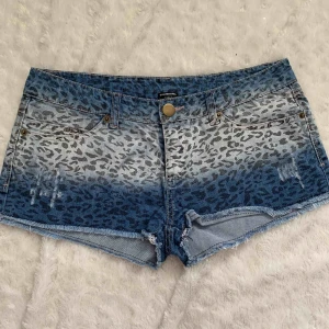 Calzedonia shorts st.40 - Calzedonia shorts lappen är avklippt , st.40