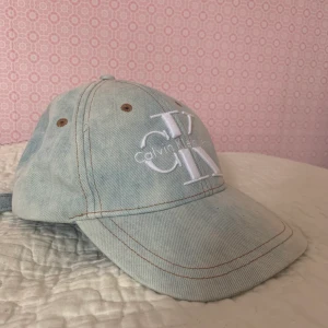 Keps - Intressekoll på min helt oanvända CK keps!🌸💜 