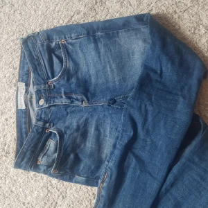 Kristen jeans 28/30 - Ett par fina kristen jeans från gina tricot i stl 28/30 