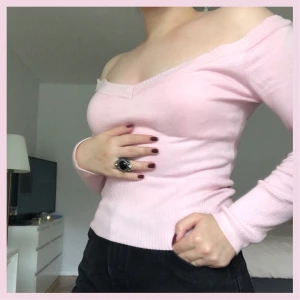 Rosa off shoulder  - Supersöt babyrosa topp. Skön och stretchig. 