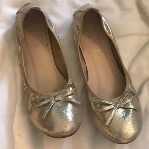 Guldiga ballerina - Guldiga ballerina.