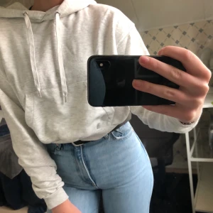 Hoodie - Croppf hoodie från hm, priset är inkl frakt