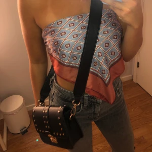 Väska  - Svart väska från Lindex som är i fint skick 💗 frakt tillkommer 