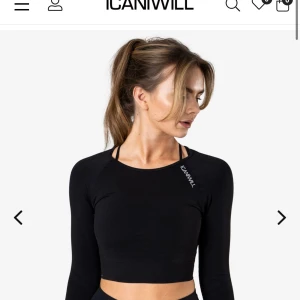 Icaniwill tränings tröja  - Tränings tröja i stolek XS aldrig använd bara för på bilden där uppe, köpt för 399kr säljs för 200kr 💕