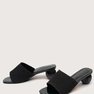 Skor  - Jätte fina klack skor. Används fåtal gånger