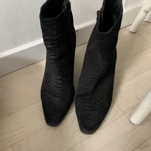 Ormskinn boots - Super snygga och bekväma 