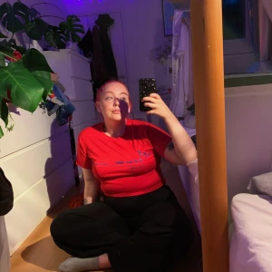 post malone merch - croppad och omsydd merch från post malone, köpt under hans europaturné 2019 ❤️ tröjan fungerar storleksmässigt bäst för small och medium, kan även fungera som oversized för x-small ⚡️ köparen står för frakten, vilket ligger på 30 kronor!