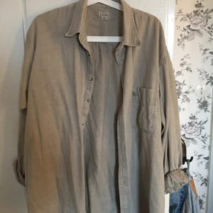  - Snygg Vintage skjorta från chino! Funkar bra till många outfits och är skön och har en mycket bra kvalité 