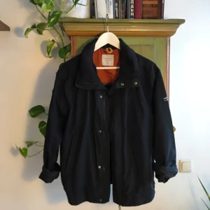  - Jacka från Peak performance i herrmodell. I gott skick, hittar inga fel. 