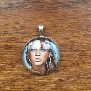  - Berlock med Queen B 🙏 