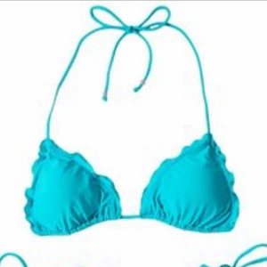  - Bikini överdelar 👙 1️⃣-köpt utomlands, strl S. 2️⃣-från Nelly strl XS. 3️⃣-från Gina tricot strl XS 4: från hm strl 36.