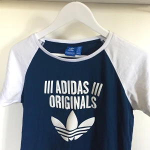  - Adidas t-shirt ✨