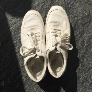  - använda Michael kors skor. 