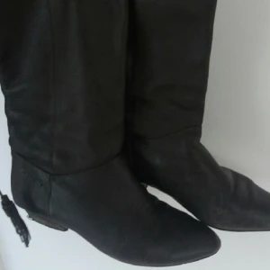  - Mörkbruna stövlar från Björn Borg. Äkta skinn!! 