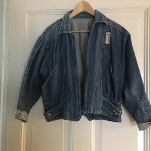 - Vintage 80s jeansjacka. 