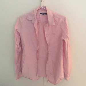  - Rosa med vita ränder 