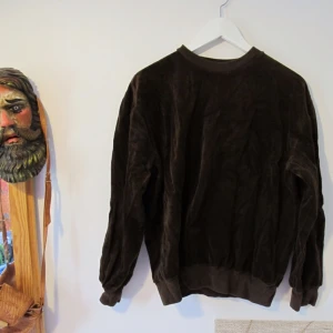  - Mörkbrun 70s tröja 