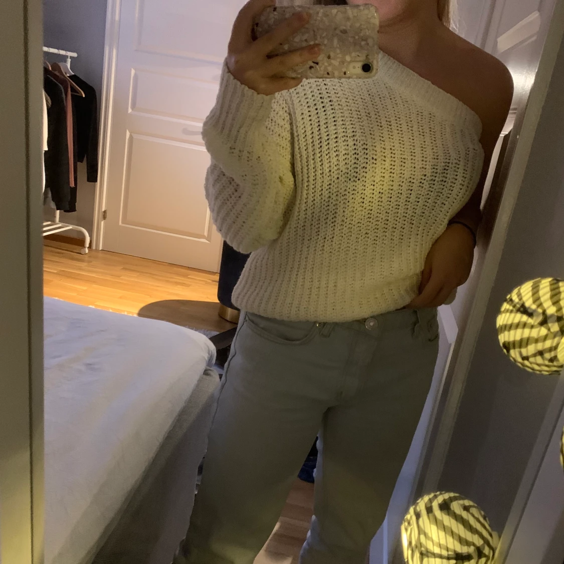 Stickad/Virkad tröja med en arm